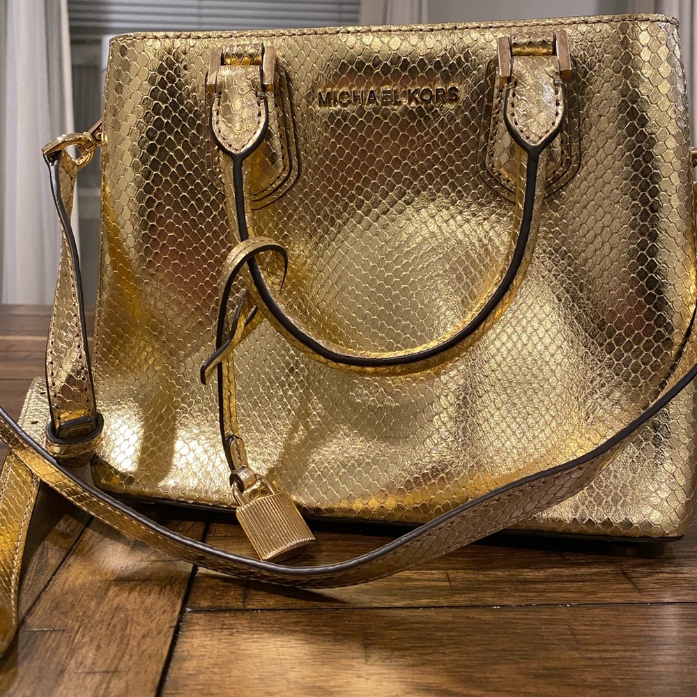 Michael kors cross body